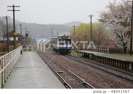 のと鉄道　七尾線　【能登中島駅 ( 愛称・演劇ロマン駅) 】 48041567