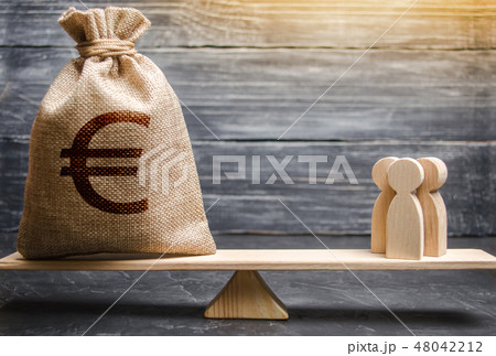 evaluation of the cost of the work of specialists 48042212