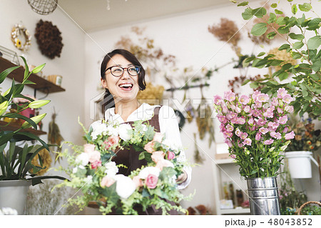 フラワーショップ アルバイトイメージの写真素材