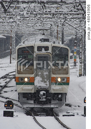 雪の両毛線211系（逆白ハゲA10編成） 48043906