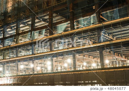 オフィスビルの建築現場（横浜みなとみらい） 48045077