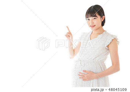 妊娠した若い女性 妊娠した若い女性 48045109