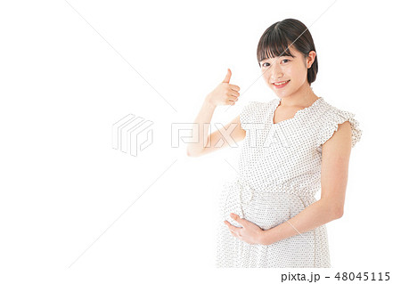 妊娠した若い女性 48045115