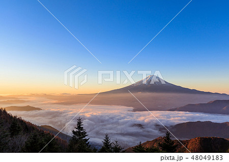 雲海富士山_朝焼けの絶景 48049183