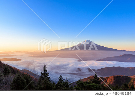 雲海富士山_朝焼けの絶景 雲海富士山_朝焼けの絶景 48049184