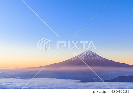 雲海富士山 朝焼けの絶景の写真素材