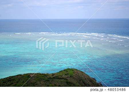 サンゴ礁の海 48053486