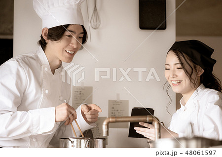 キッチン レストラン 男女 キッチン レストラン 男女 48061597