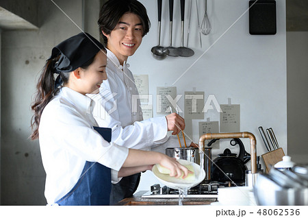 キッチン レストラン 男女 キッチン レストラン 男女 48062536