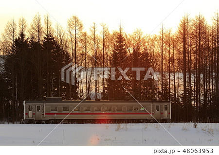 冬の釧網本線 48063953