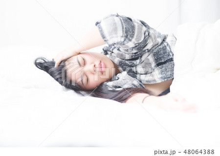 睡眠・女性 睡眠・女性 48064388