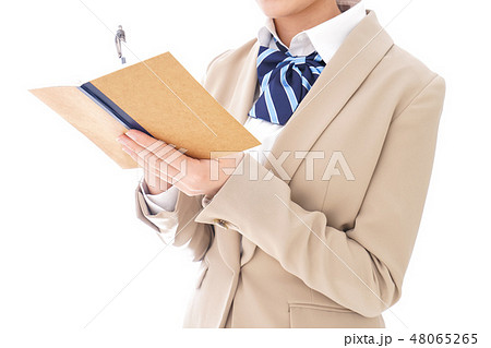 勉強をする学生 勉強をする学生 48065265