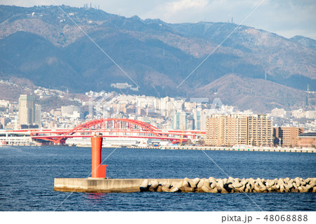 海上から見た神戸大橋 海上から見た神戸大橋 48068888