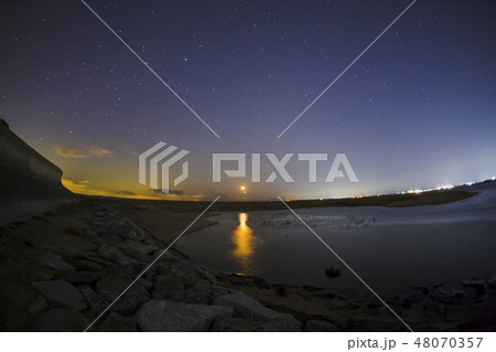 conjunction of moon and venus before sunrise 48070357