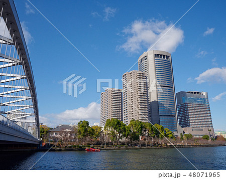 水都大阪 大川に掛かる桜宮橋と大阪アメニティパーク 48071965