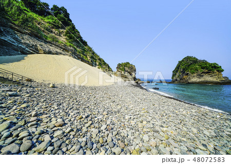 伊豆下田　田牛サンドスキー場の海岸の景色 48072583