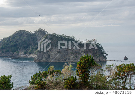 西伊豆町堂ヶ島の象島 西伊豆町堂ヶ島の象島 48073219