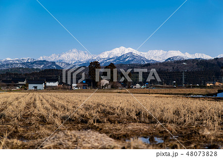 富山 立山町の田園と立山連峰 冬　2019.02 48073828