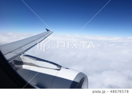 ヒコーキ 48076578