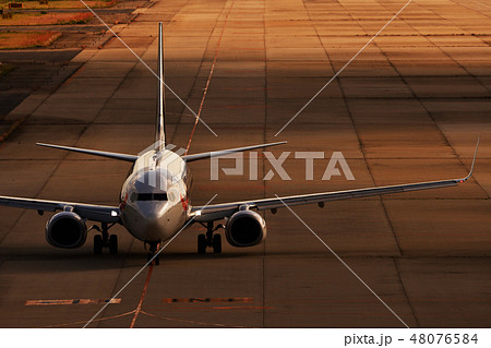 ヒコーキ 48076584