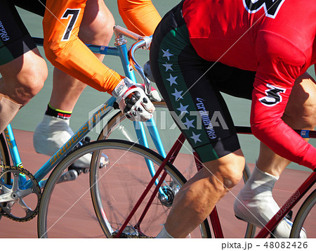 自転車競技のアップ　トラック競技 競輪 48082426
