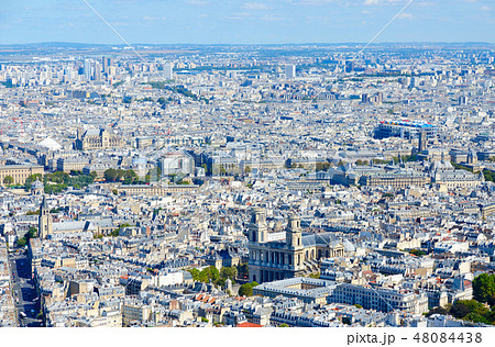 Scenic view from above on Paris, France 48084438