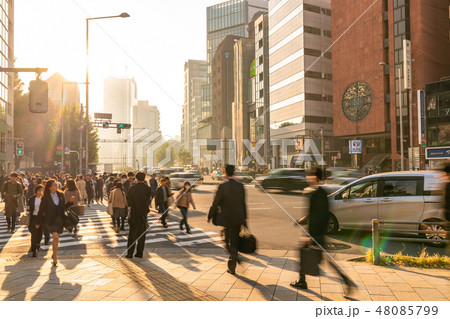 《東京都》港区青山・夕暮れのストリート 48085799