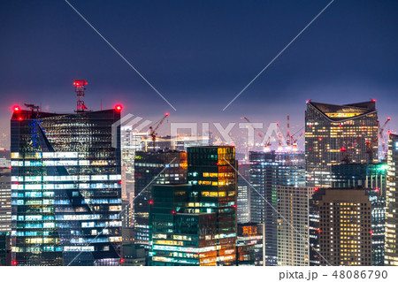 《東京都》雨上がり・霧に包まれた東京の夜景《港区方面》 48086790