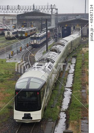 新津運輸区に入庫する「四季島」 48087134