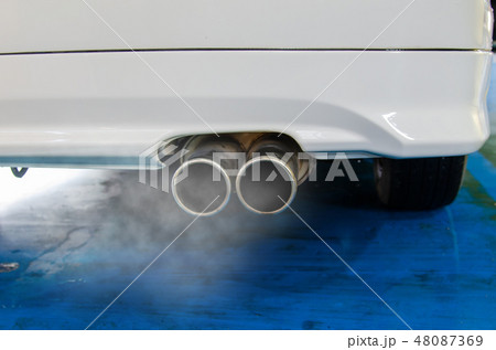 car exhaust smoke 48087369