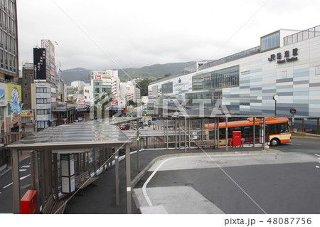東海道線 熱海駅前にて 東海道線 熱海駅前にて 48087756