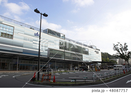 東海道線 熱海駅にて 東海道線 熱海駅にて 48087757
