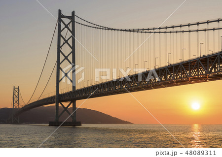 兵庫県・明石海峡大橋の夕景 兵庫県・明石海峡大橋の夕景 48089311