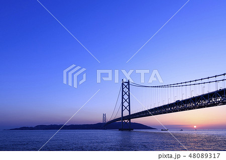 兵庫県・明石海峡大橋の夕景 48089317
