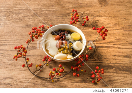 豆花 台湾の豆腐スウィーツ Toufa (Tofu Pudding) 豆花 台湾の豆腐スウィーツ Toufa (Tofu Pudding) 48095274