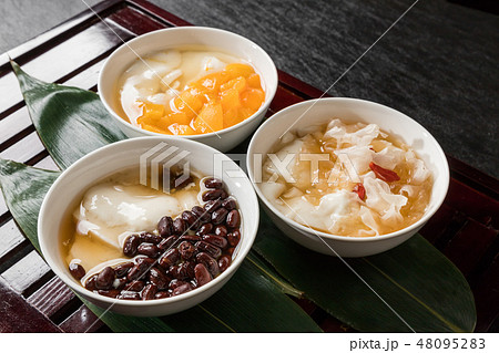 豆花 台湾の豆腐スウィーツ Toufa (Tofu Pudding) 豆花 台湾の豆腐スウィーツ Toufa (Tofu Pudding) 48095283