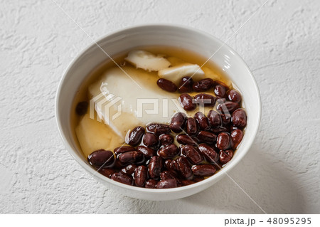 豆花 台湾の豆腐スウィーツ Toufa (Tofu Pudding) 豆花 台湾の豆腐スウィーツ Toufa (Tofu Pudding) 48095295