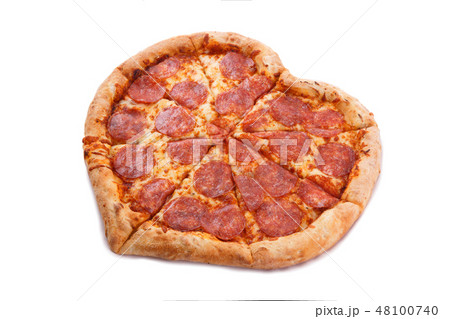 Pizza Pepperoni Heart shape with mozzarella cheese 48100740