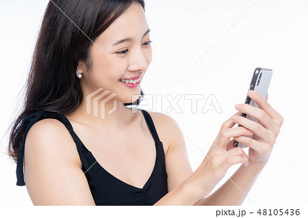 女性 ポートレート スマートフォン 女性 ポートレート スマートフォン 48105436
