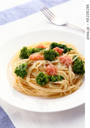 菜の花明太子パスタ 48108196