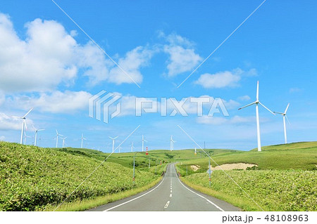 北海道　宗谷丘陵の風力発電 48108963