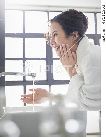 女性　ビューティー　 48111503