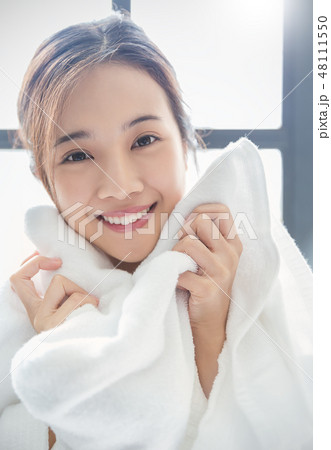 女性　ビューティー　 48111550