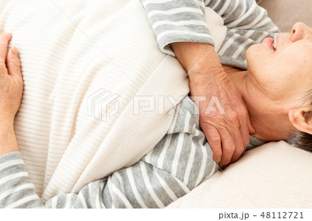 シニア 肩こり シニア 肩こり 48112721