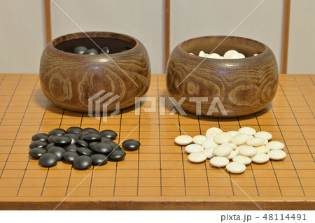 囲碁 碁盤と碁石 囲碁 碁盤と碁石 48114491