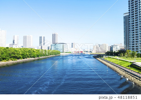 水辺の都市風景 48118851