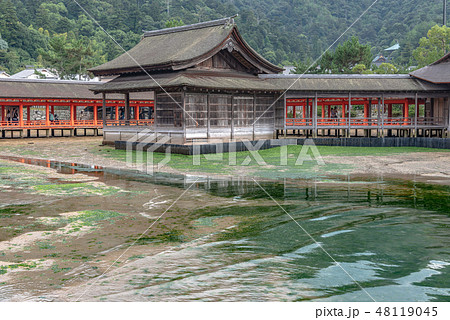 厳島神社 西回廊と能舞台の写真素材