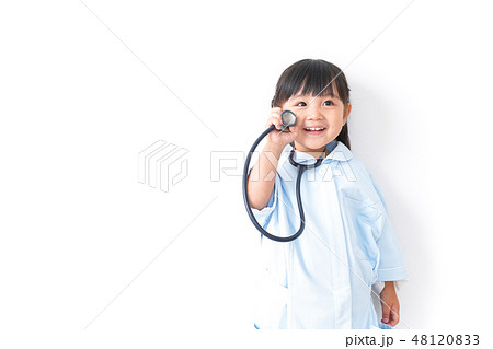 若い看護師 48120833