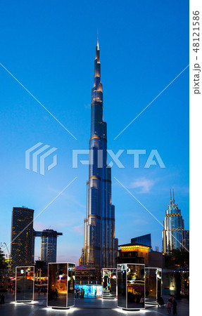 Dubai landmark view 48121586
