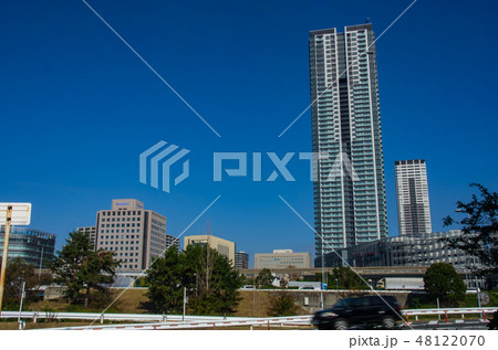 大阪千里中央・高層ビルのある街並み 48122070